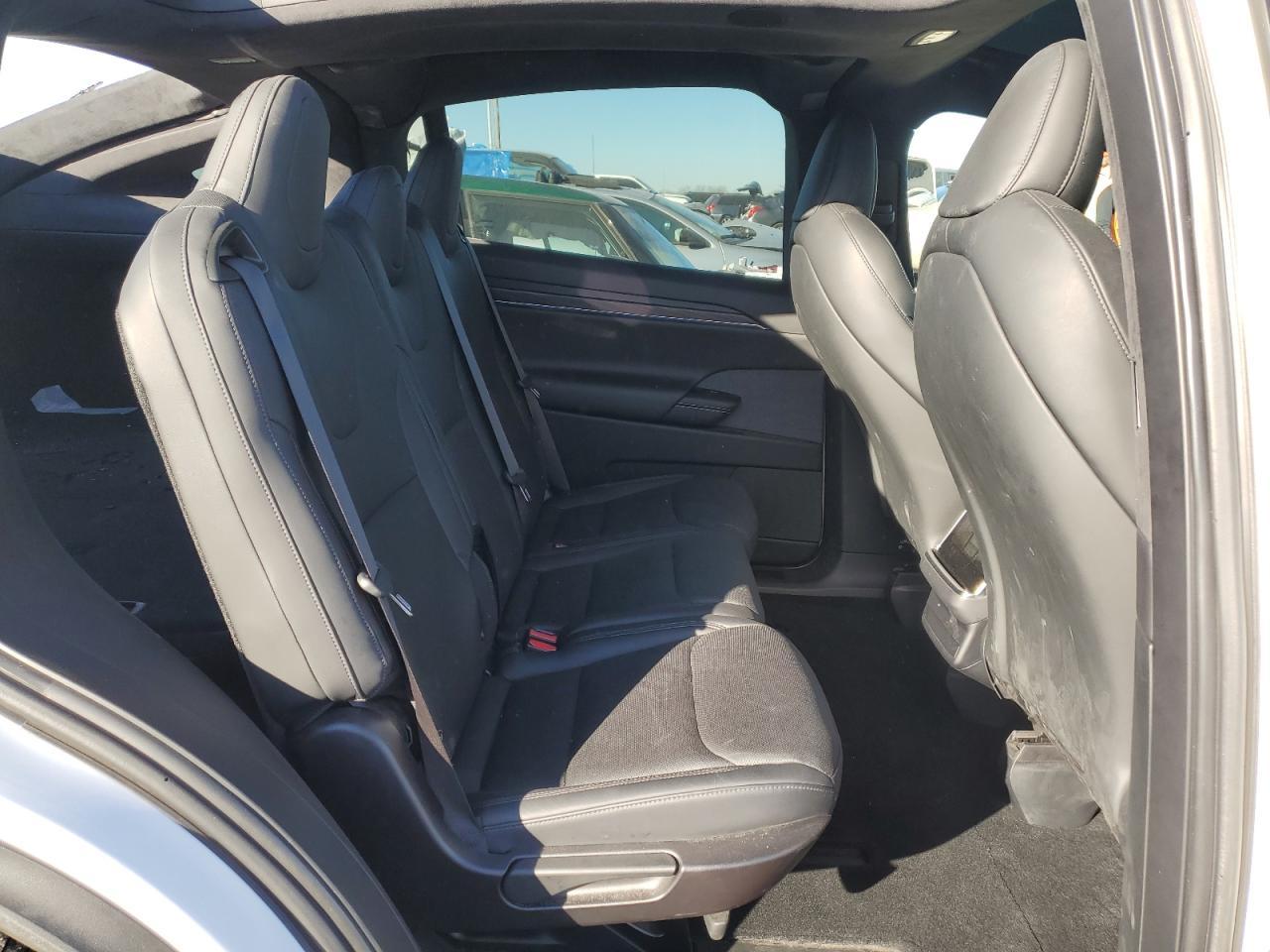 2023 Tesla Model X 7SAXCAE54PF367658